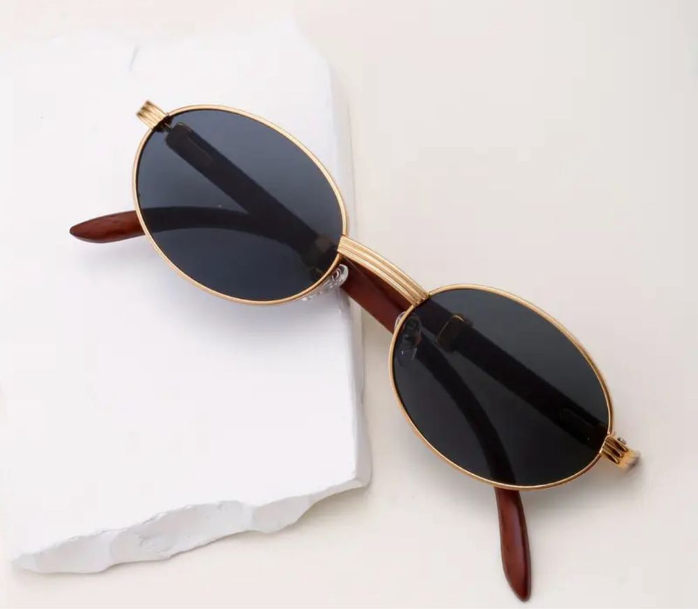 Oculos de sol ovais novos