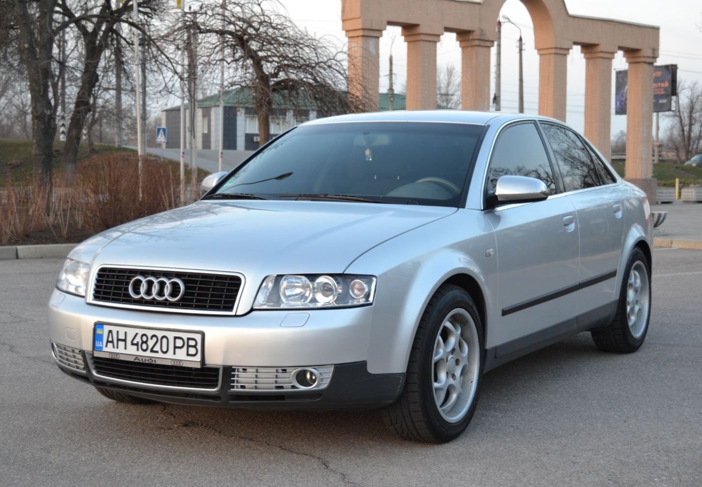 Audi A-4 2001г 2.0л