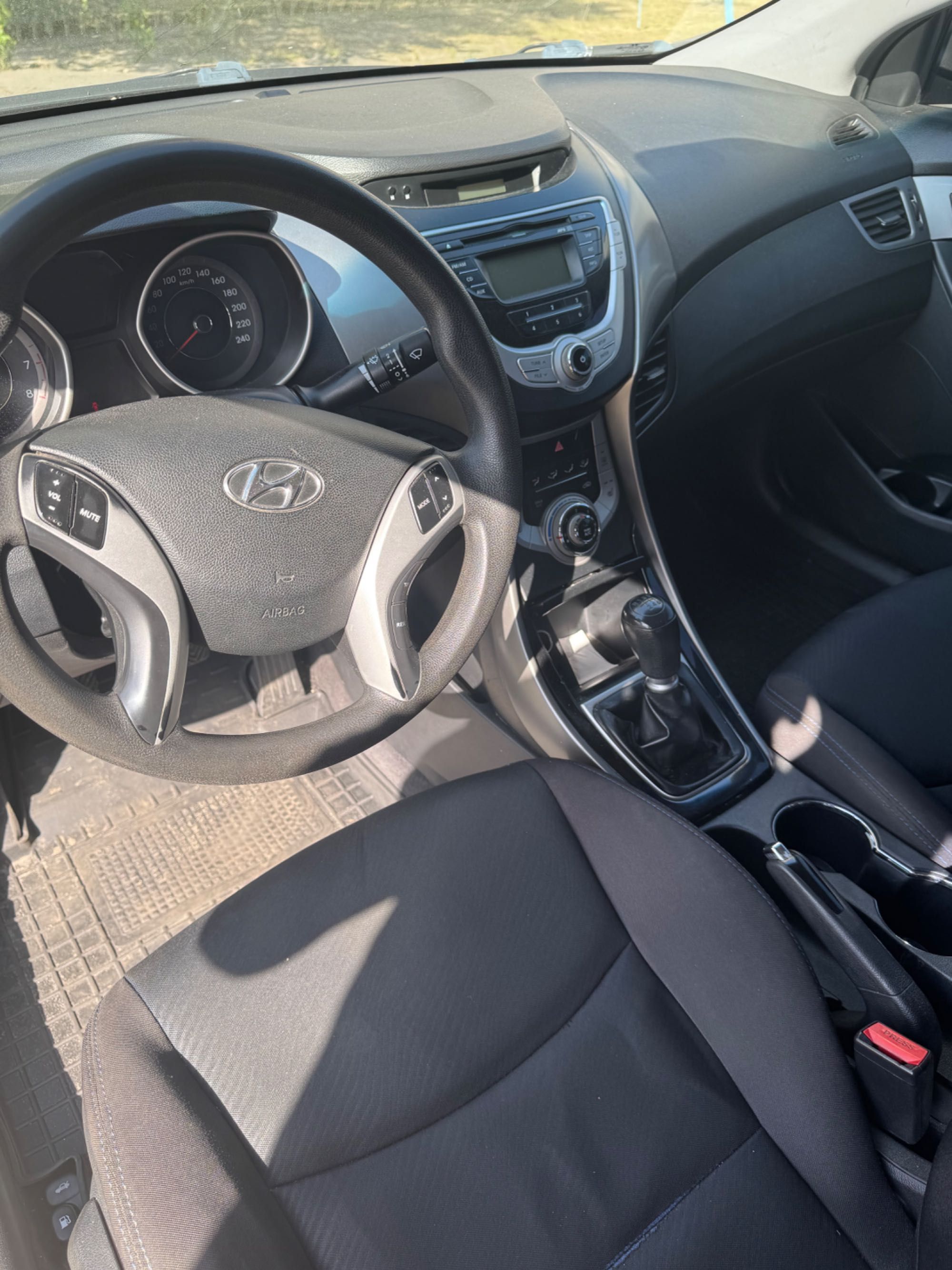 Hyundai elantra 2011