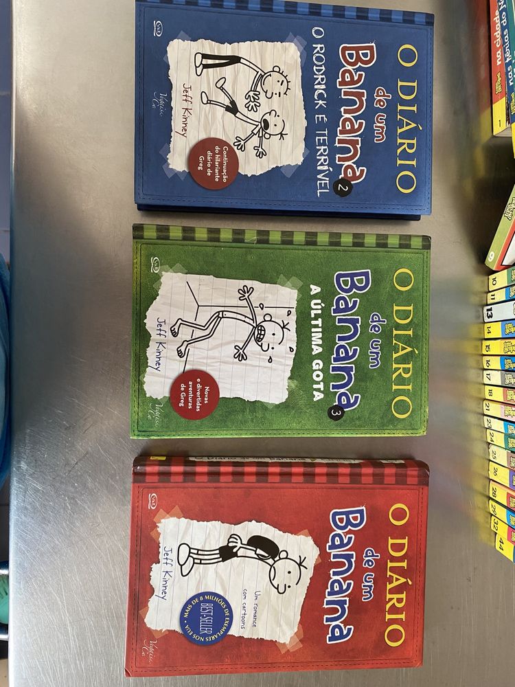 Coleçao de livros “Uma aventura” e de “O diário de um banana”