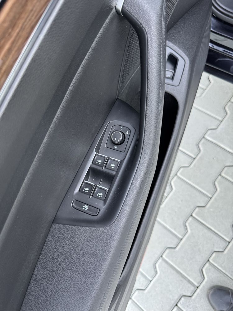 Passat B8 Highline • 2.0 TDI DSG • Чесний пробіг • Без ДТП