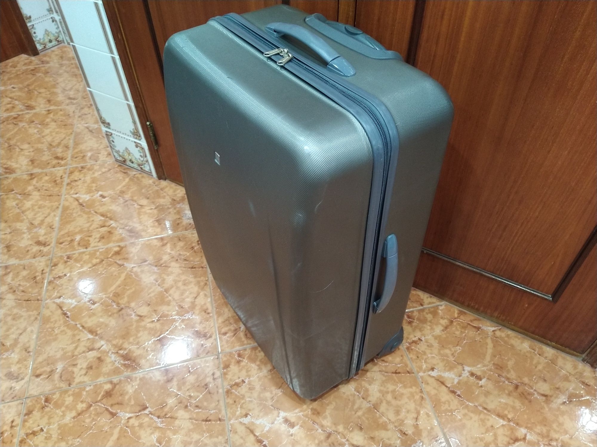 Mala malas de porão até 23 kg viagem casa quarto apartamento vivenda.