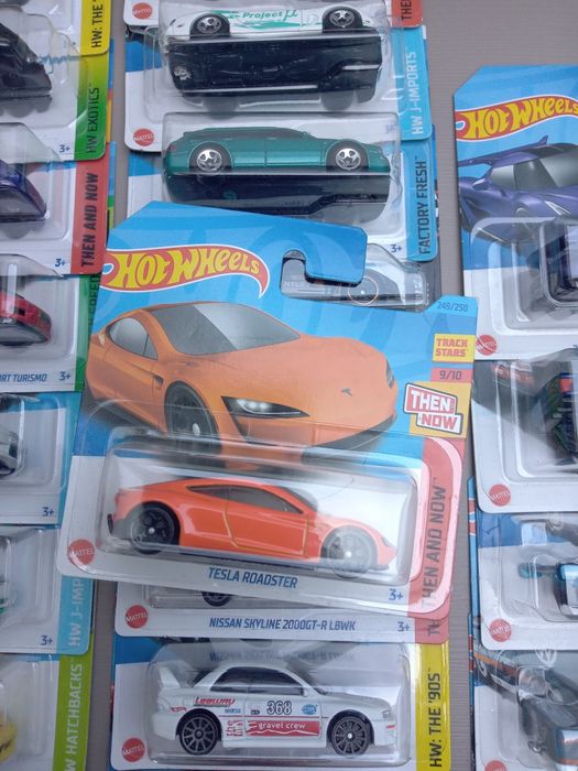 Hot wheels Tesla roadster