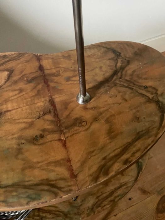 lampa stojąca z półkami fornirowanymi. lata 60 lub 70.