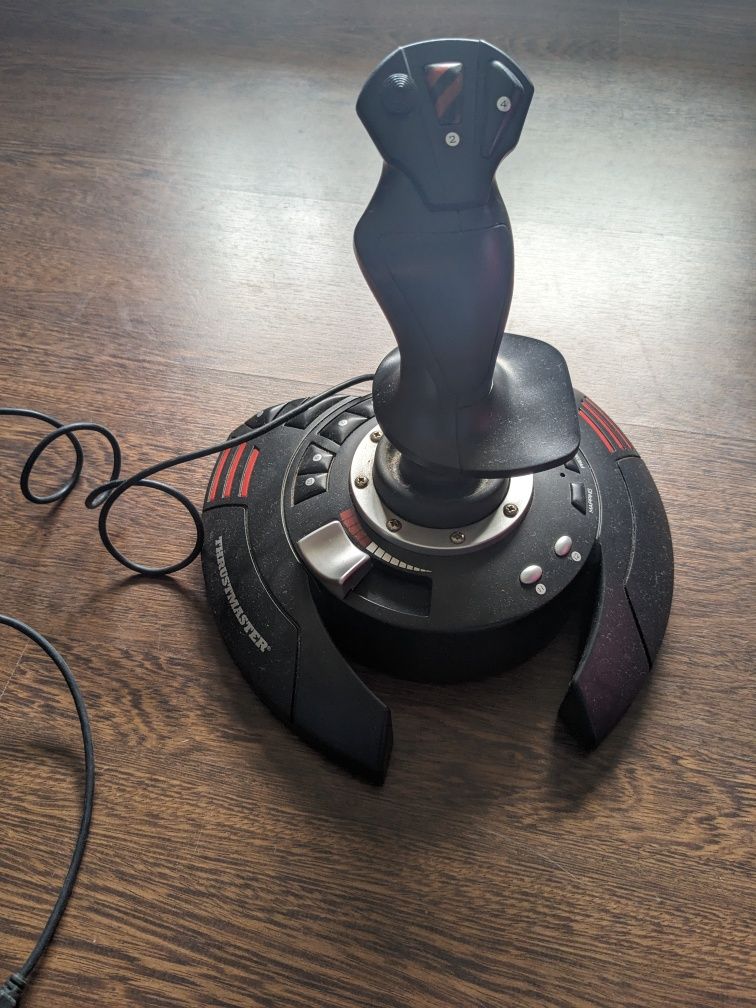 Joystick trustmaster