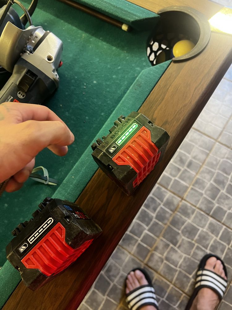 Baterias para máquinas da mesma marca , são novas