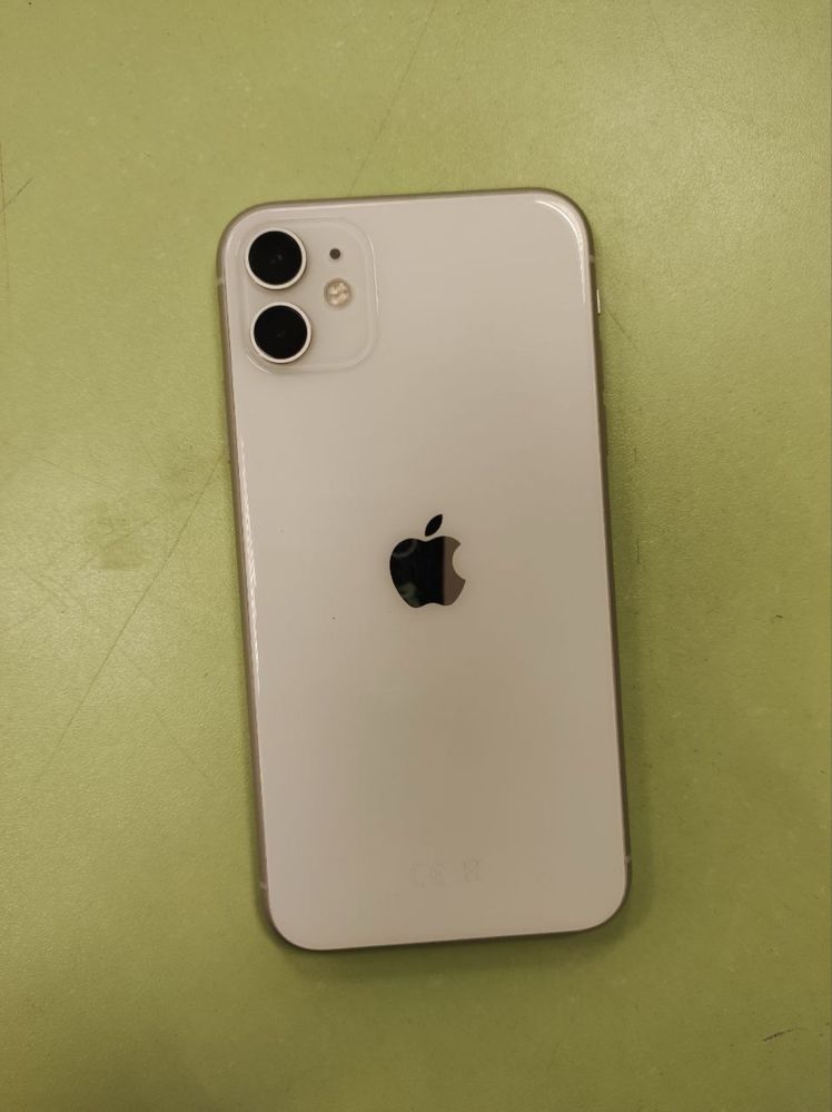 продам iphone 11 128gb