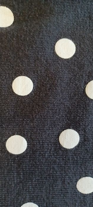 Sweterek dziewczęcy rozm.122 jak nowy