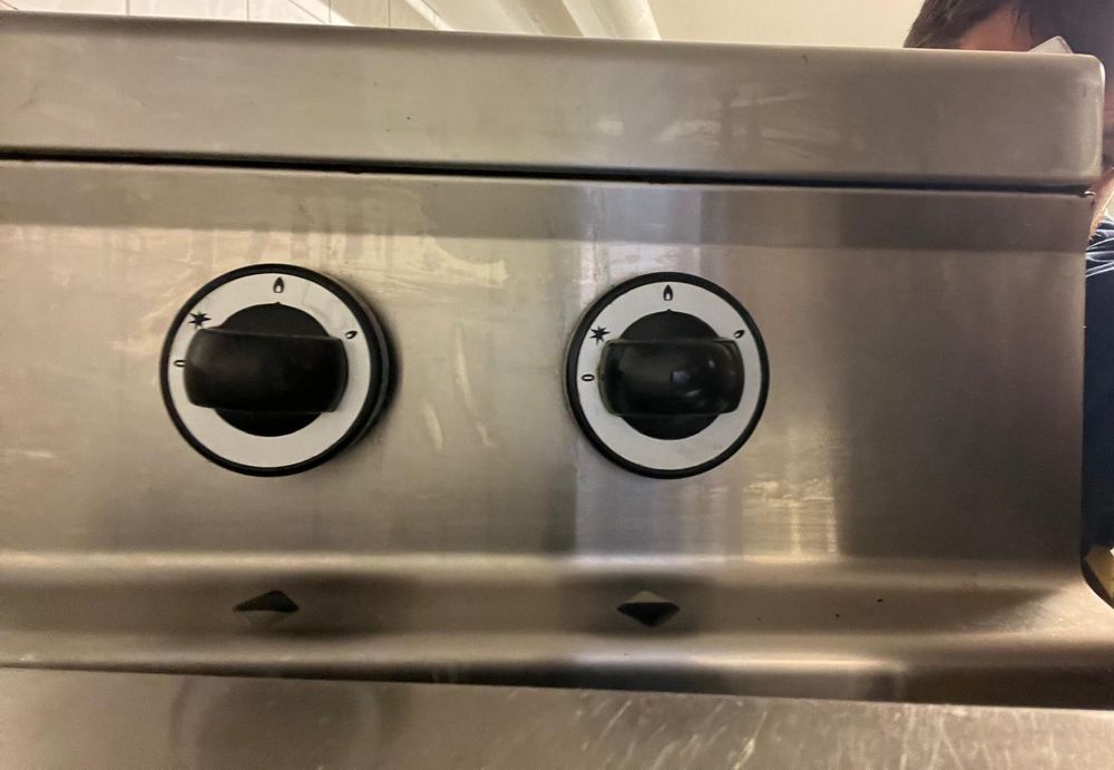 Mbm Kuchnia Gazowa 2-Palnikowa, Wolnostojąca, 400X700X850 Mm, 9,5 Kw