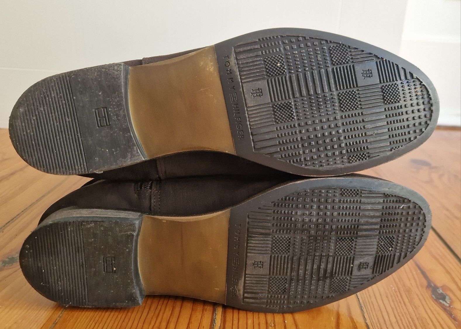 Botas cano alto Tommy Hilfiger 39 castanho camurça