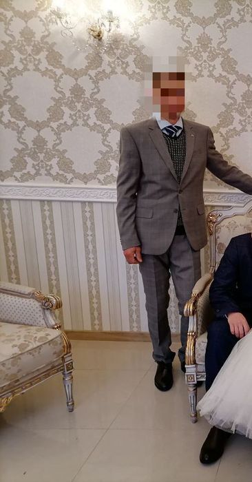 Продам класичний костюм Arber