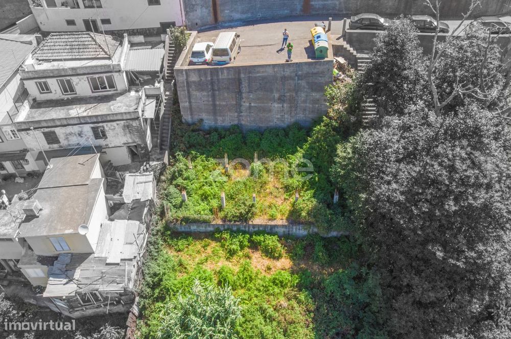 Tereeno Localizado No Funchal