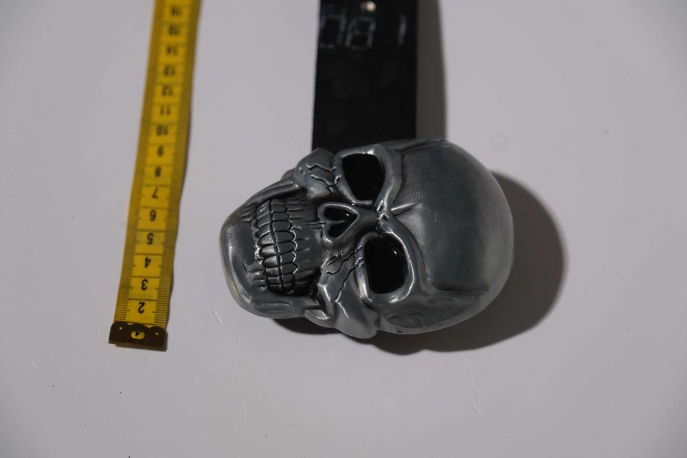 Cinto de Couro com Fivela de Caveira - Estilo Rock Vintage