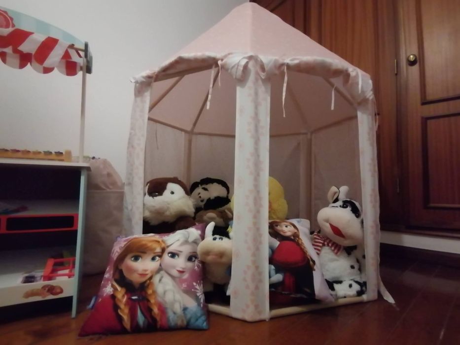 Tenda de tecido rosa