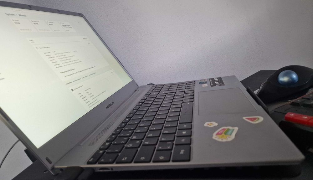 Medion e15303, Ryzen 7 -4700U, 16Gb