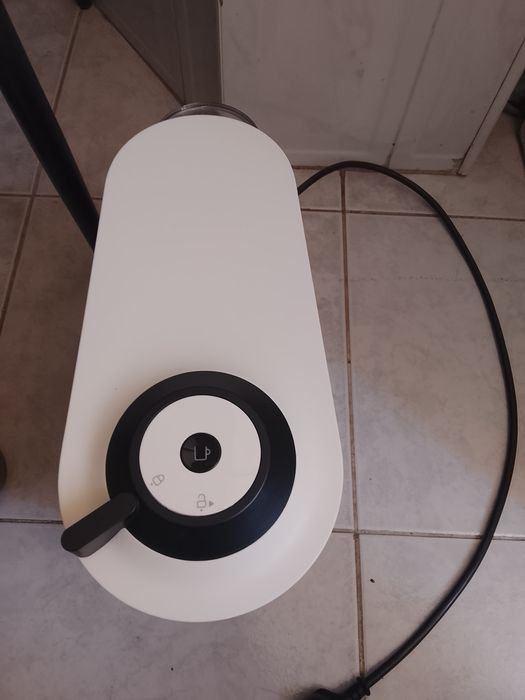 Máquina de café em bom estado usado  4x