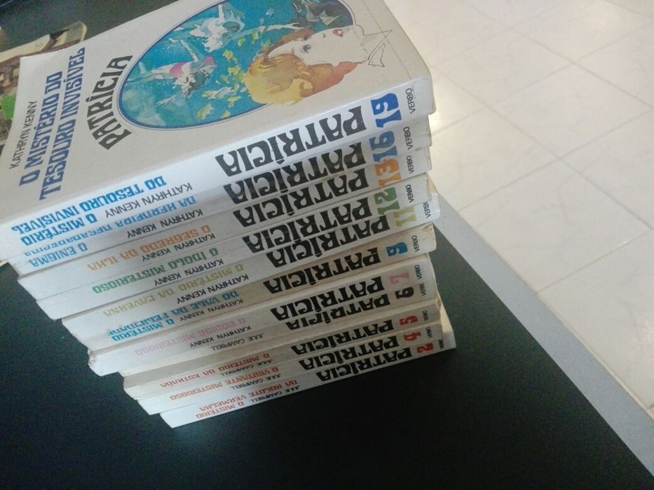 Livros "Os cinco" e "Patrícia"