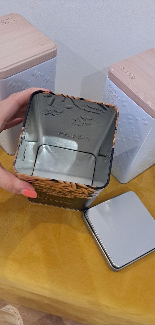 Latas de arrumação