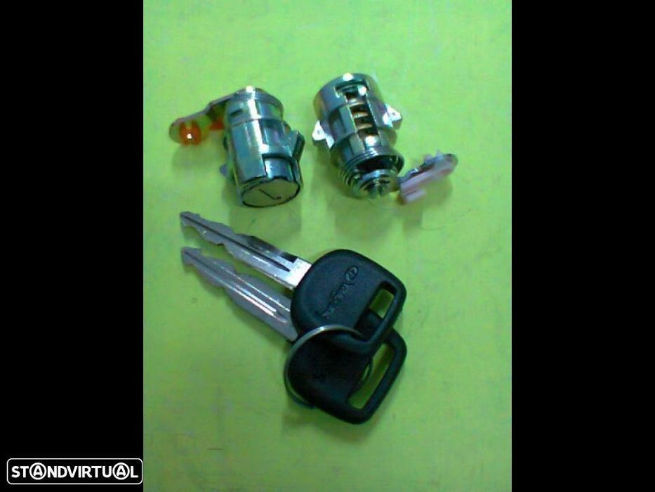 Jogo canhões das portas com chaves Toyota Hilux LN85 1989-1996
