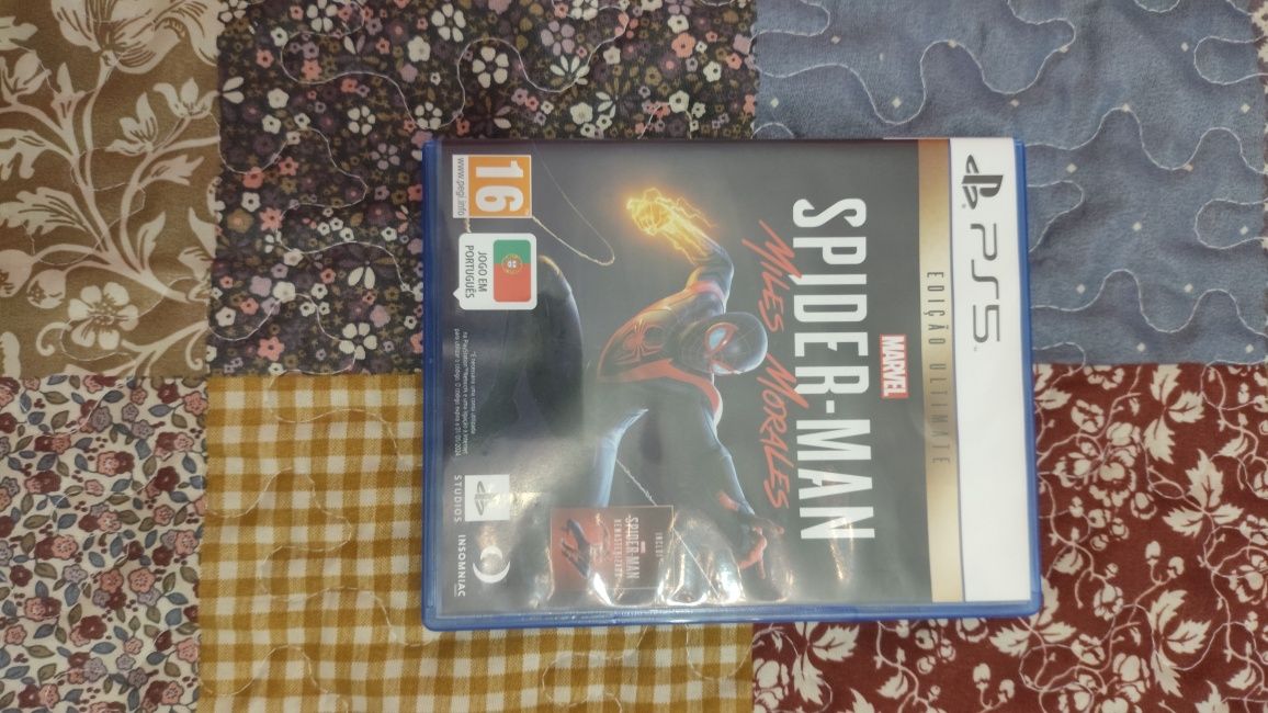 PlayStation 5+ 2 comandos+ Fones Pulse 3D+ Spider-Man: Miles Morales