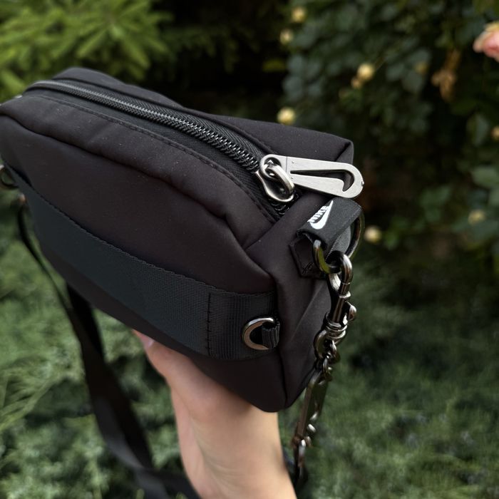 Nike crossbody futura