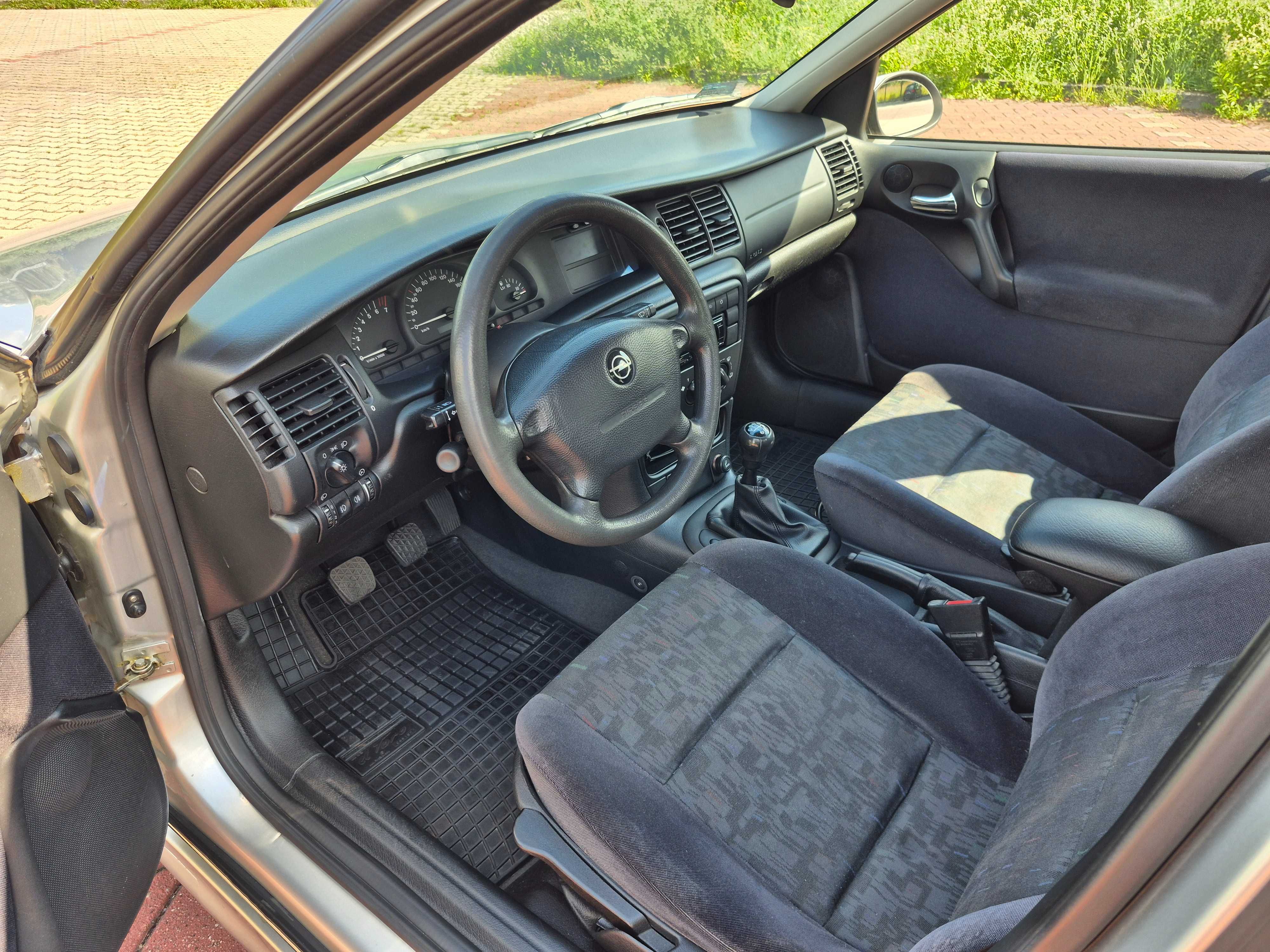 Opel Vectra B 1.8 benzyna