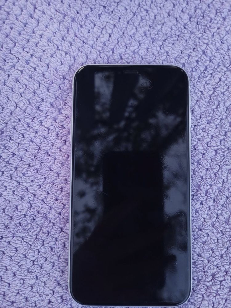 Продам Iphone Xr