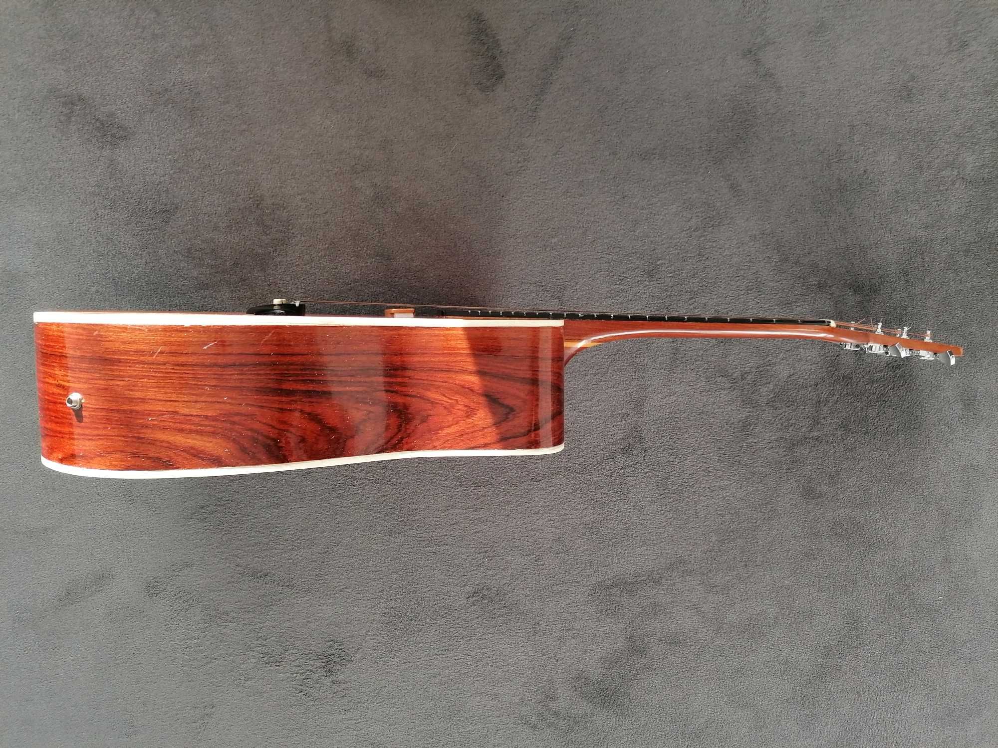 Sprzedam gitarę akustyczną z wbudowanym przetwornikiem Shadow