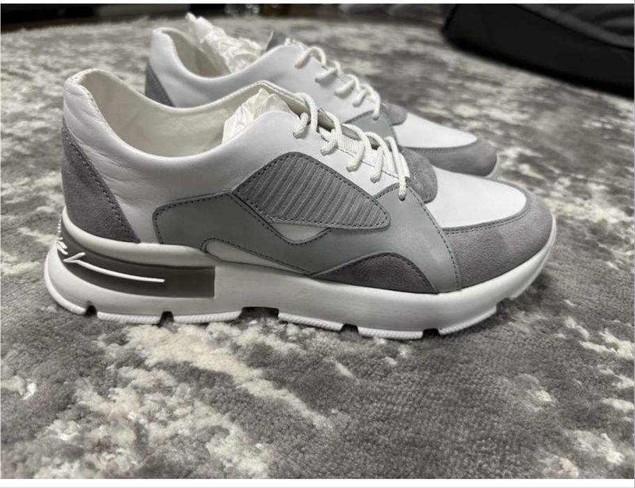 РОЗПРОДАЖ !!!Осінні шкіряні кросівки , підійдуть під будь який образ