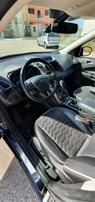 Ford Kuga      2017