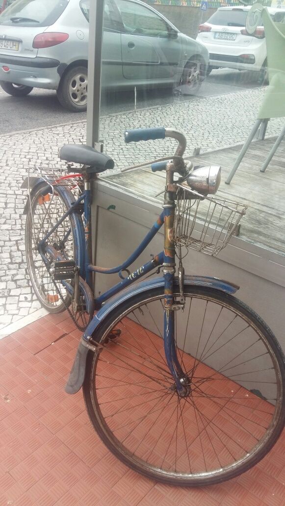 Bicicleta ye ye mulher