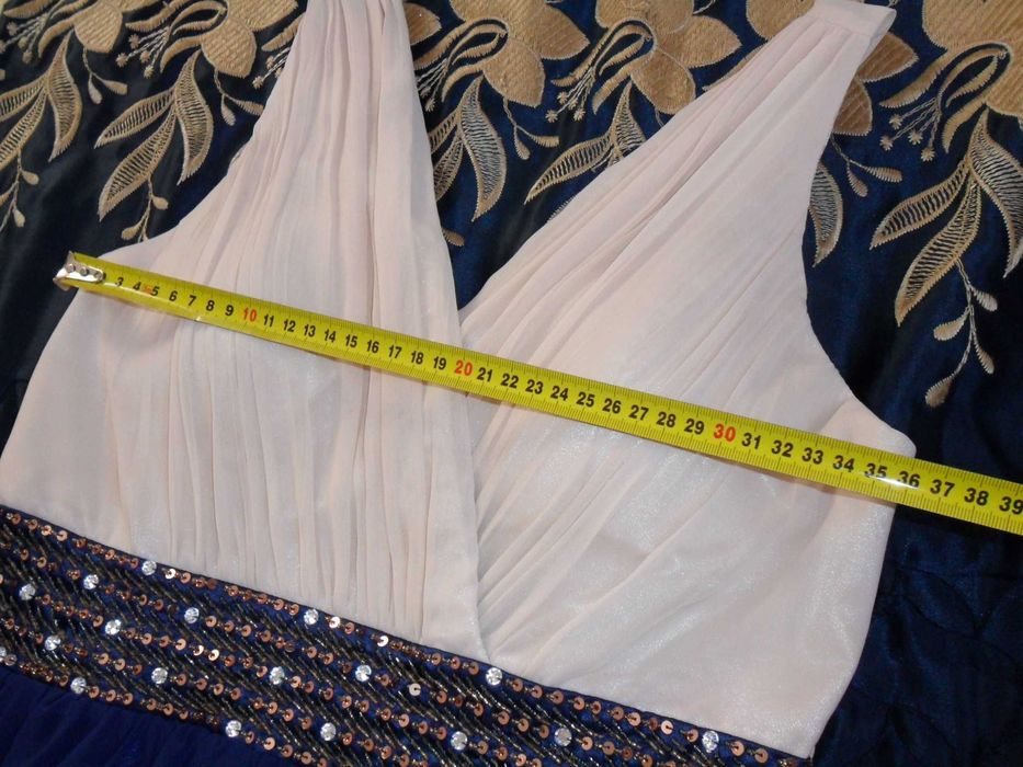 Нарядное, красивое платье 44-46 р.