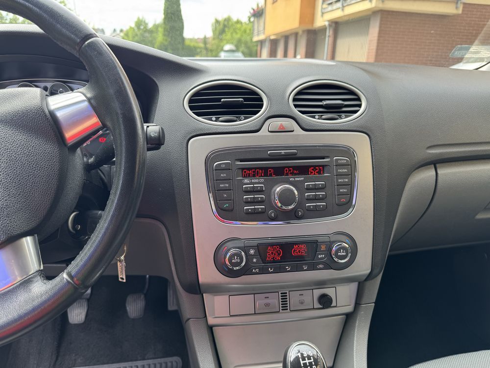 Ford Focus sedan 2010 stan techniczny bdb