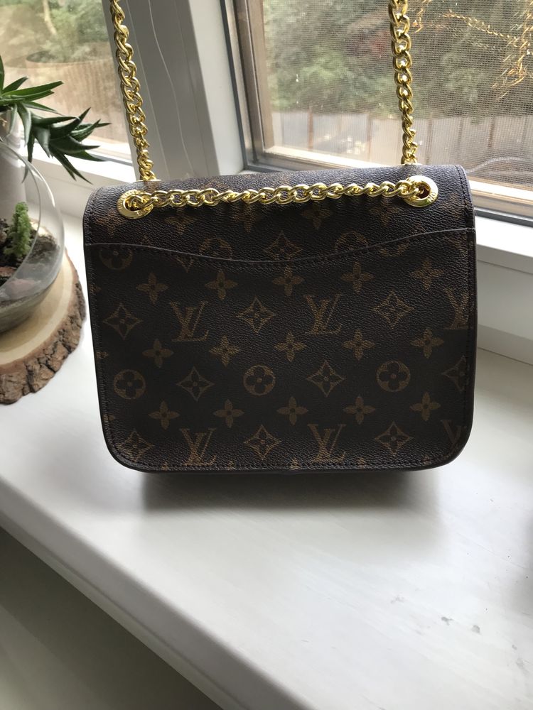 В наличии сумочка Louis Vuitton