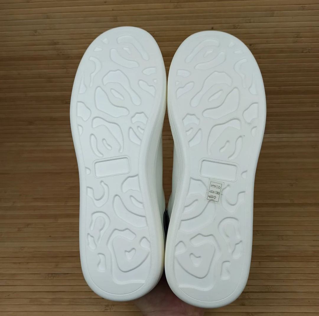 Шкіряні кросівки GUESS  43 / 45 / 46