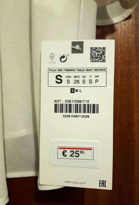 Blusa branca com decote em renda da Zara T: S Nova c/etiqueta