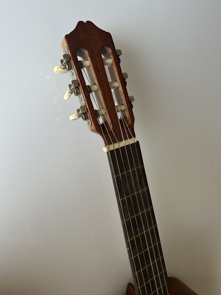 Guitarra classica Lusitana com afiandor e mala