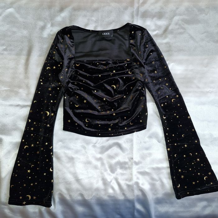 Оксамитовий топ з довгими рукавами