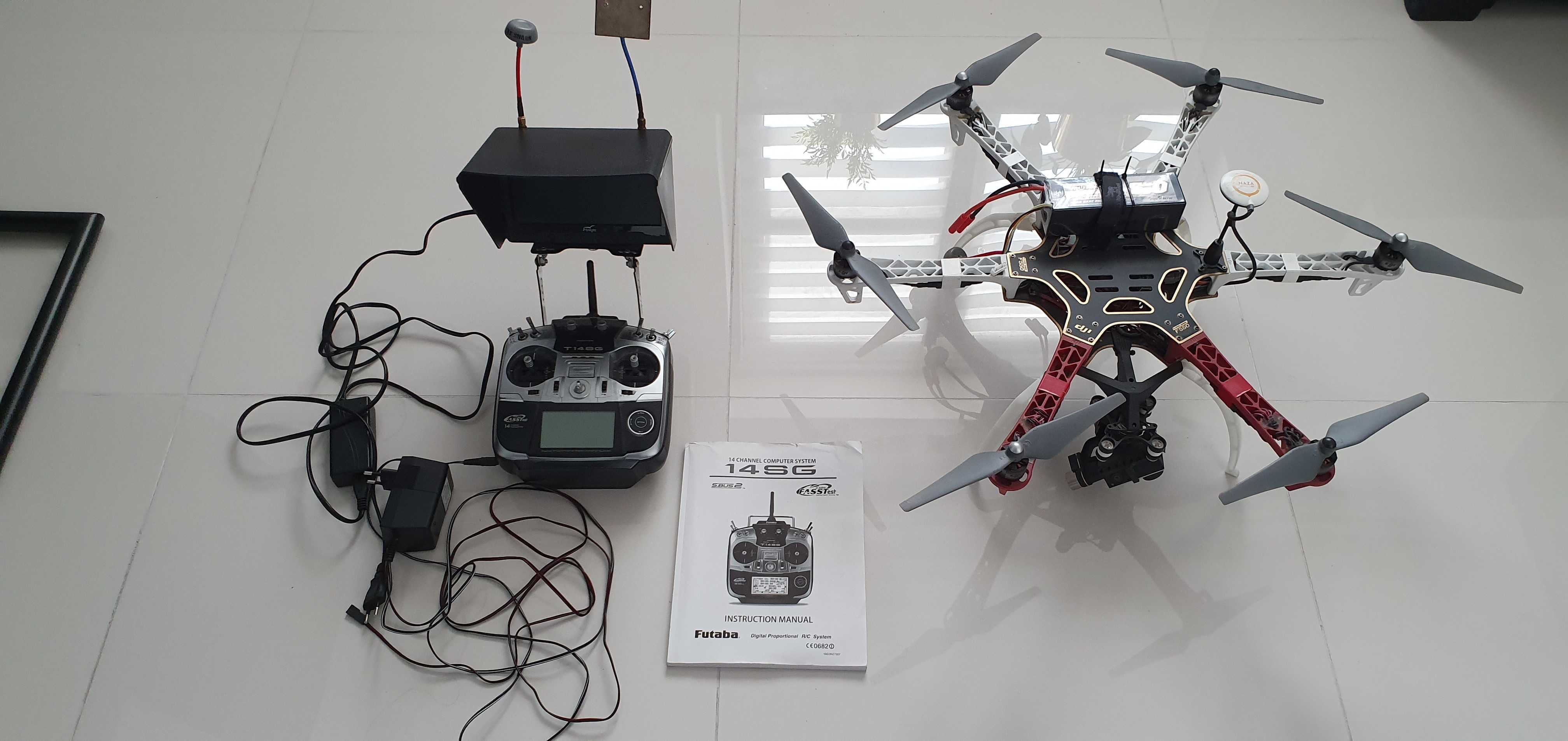 Duży Dron z Radiem , kamerą GoPro, stabilizator
