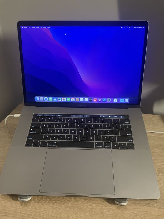 MacBook Pro 15” 2017, Intel i7 2,7GHz, 16GB RAM, 512GB SSD, Radeon 2GB