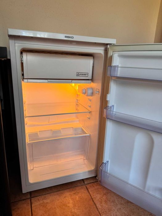 Lodówka BEKO A+ 82 cm, mini, podblatowa