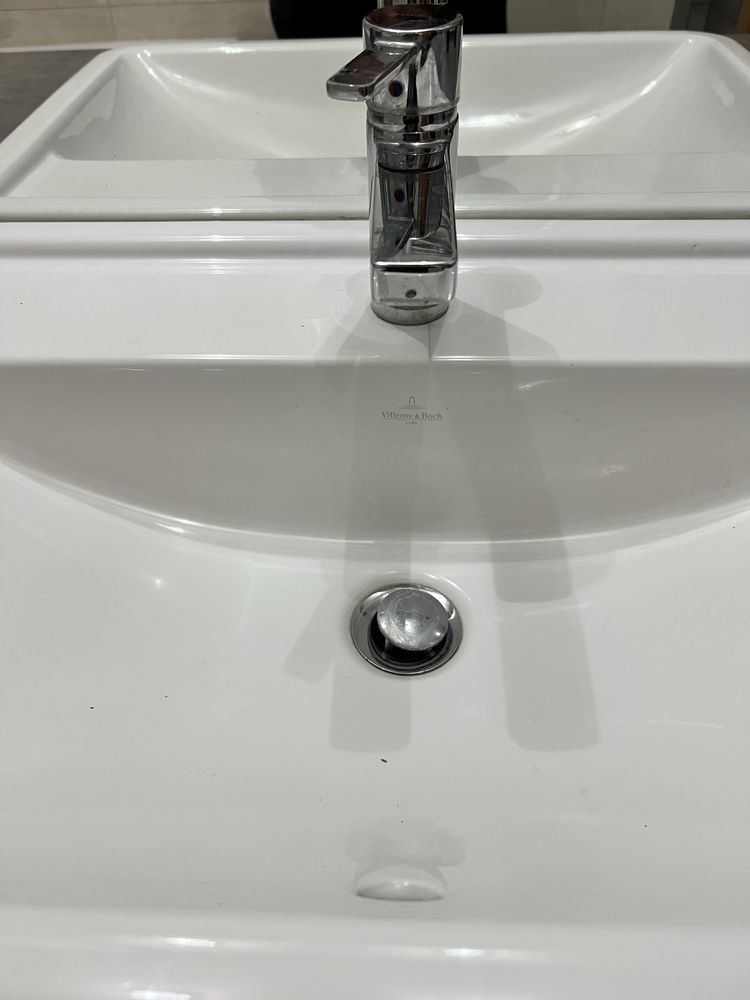 Wyposażenie łazienki - wanna, umywalka Vileroy & Bosch, WC podwieszane