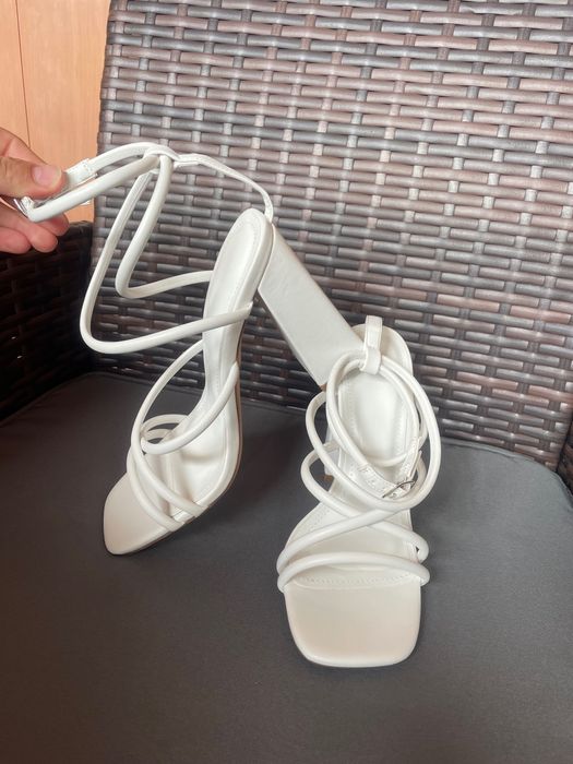 Продам босоніжки ,розмір 37,повністю нові ,ні разу не взувала