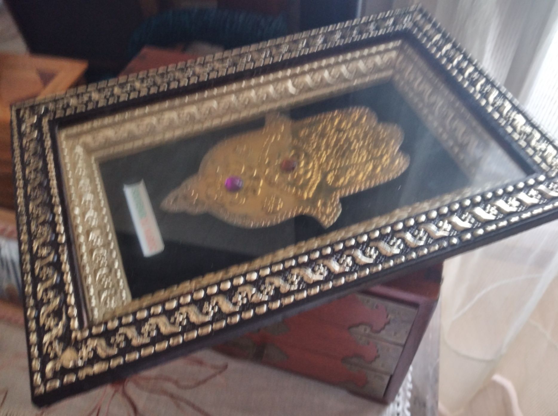Quadro com mão de Fátima Marrocos