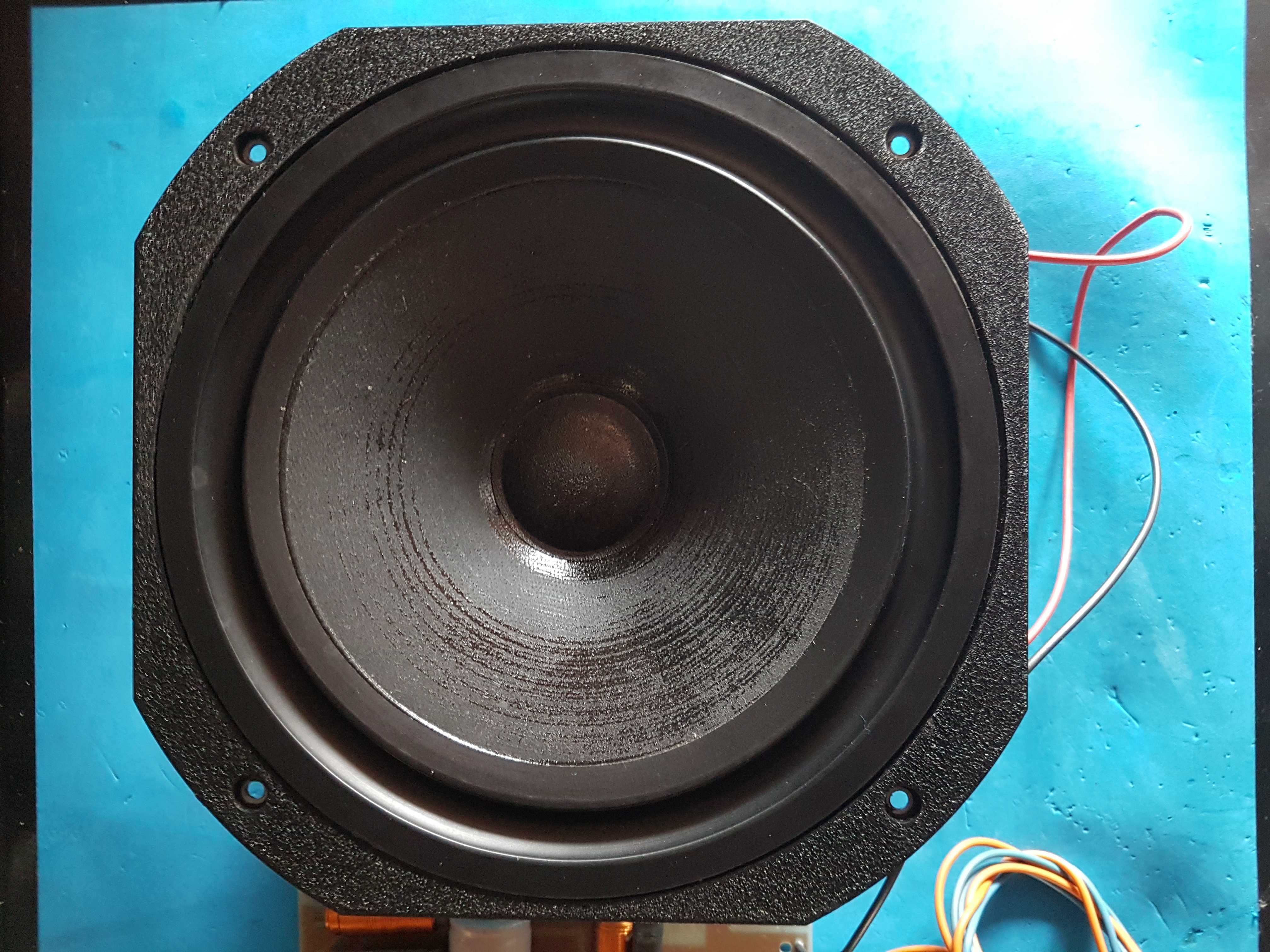 Autofalante Focal Woofer + Crossover para Ligar Woofer + Médio + Twee