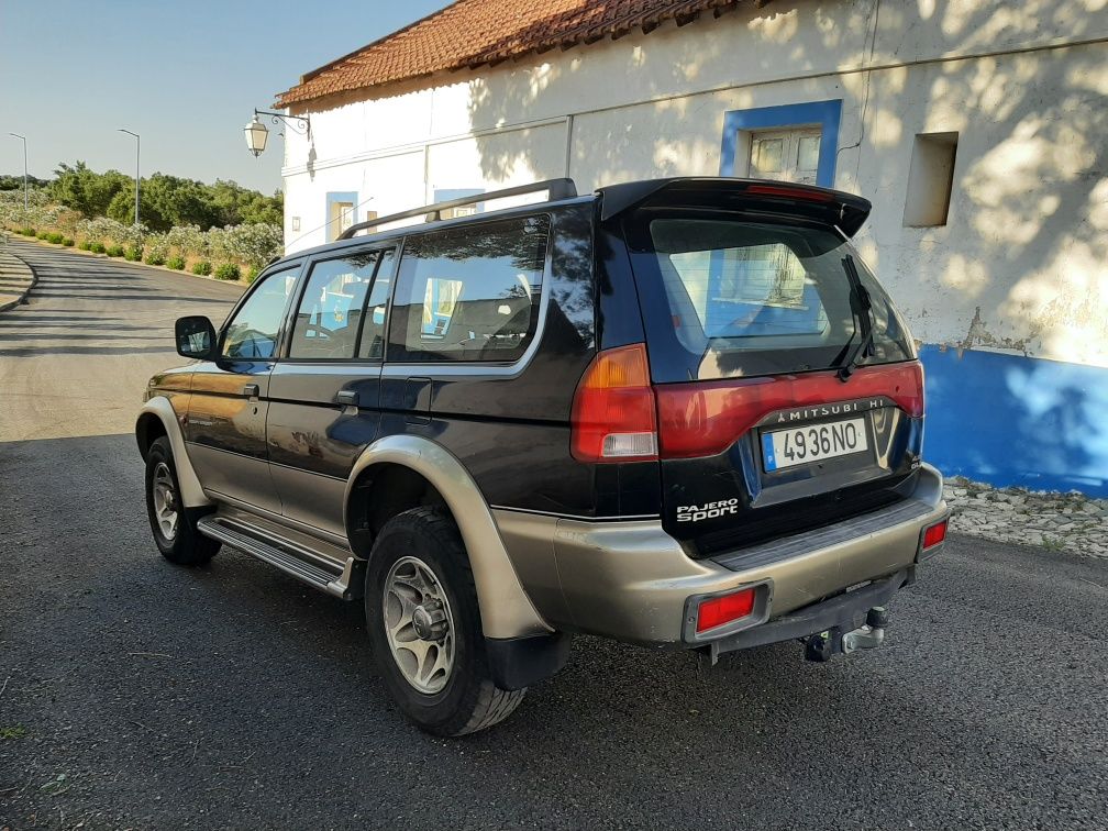 Mitsubichi pajero sport wagon 2.5