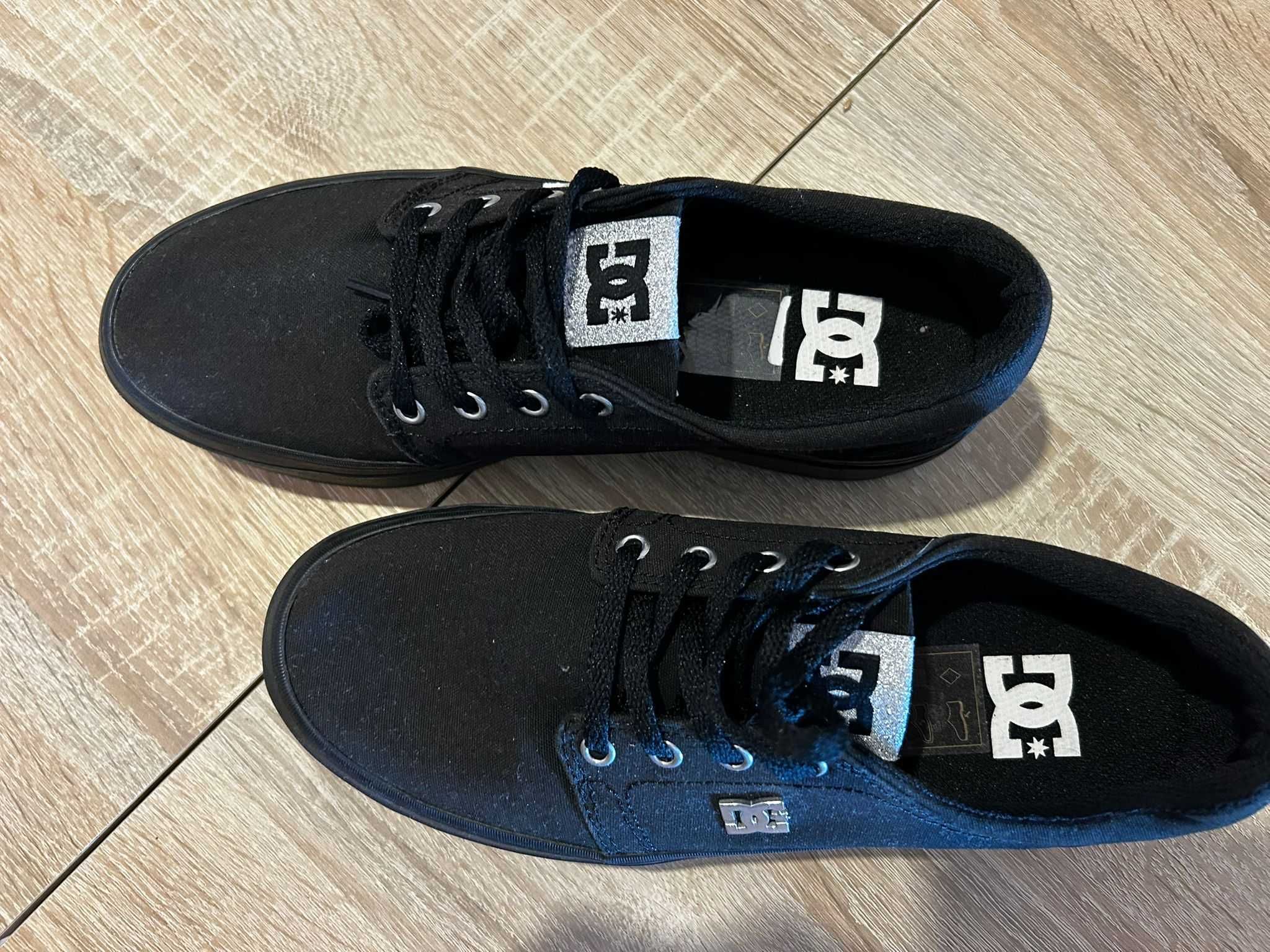 Ténis preto (DC Shoes)