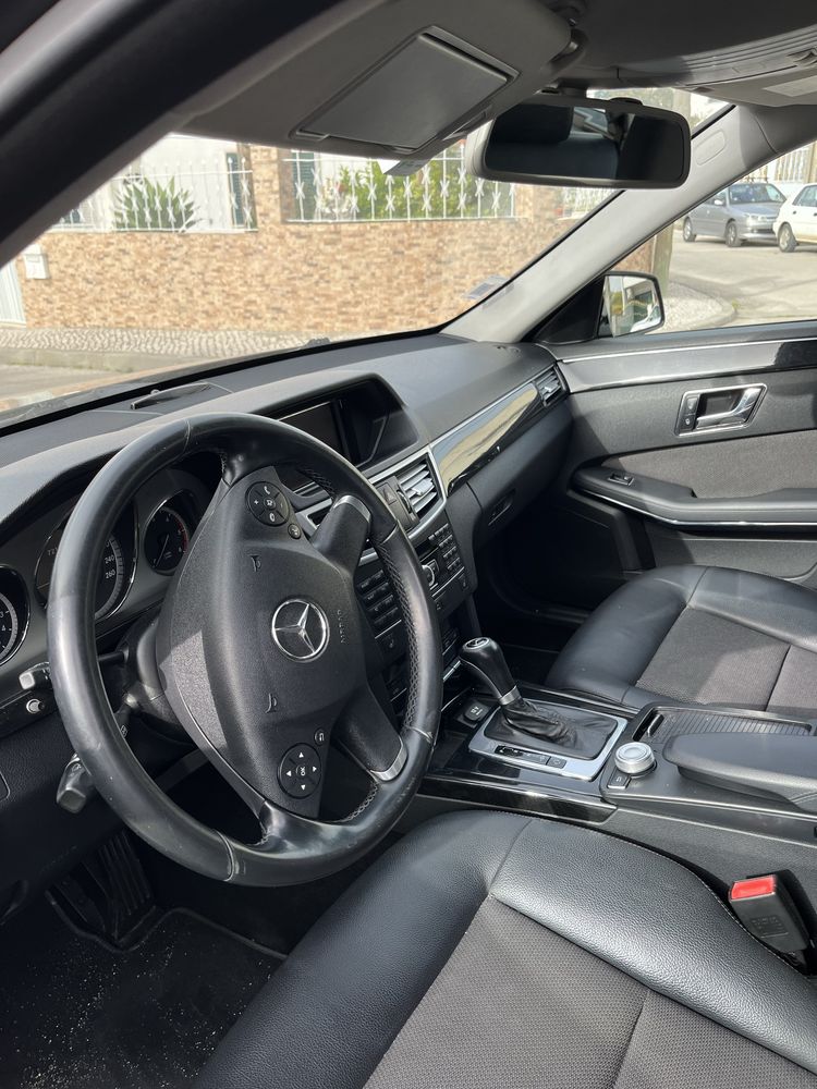 Mercedes-Benz E 220 CDI Avantgarde BlueEfficiency Auto