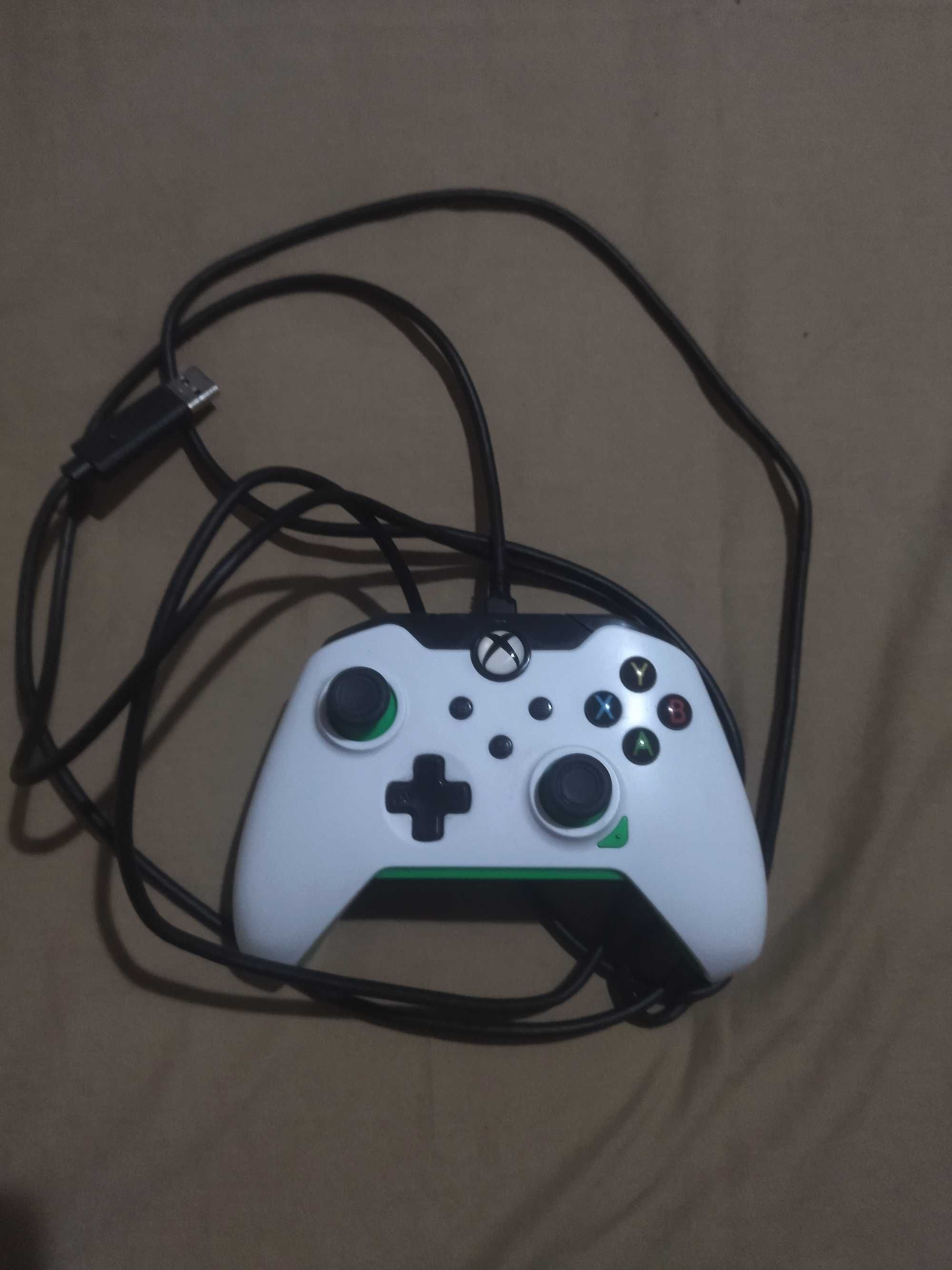 Comando com fios Xbox e PC
