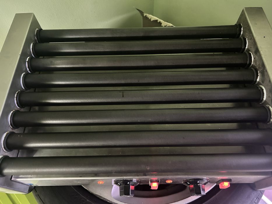 Opiekasz rolkowy do parowek kabanosow itd.